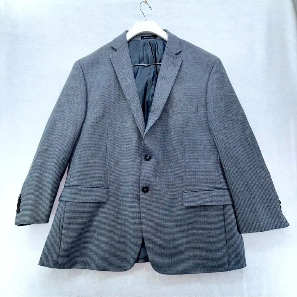 EUC Men’s Calvin Klein 100% Wool Blazer Sport Coat size 44S Grey Checkered